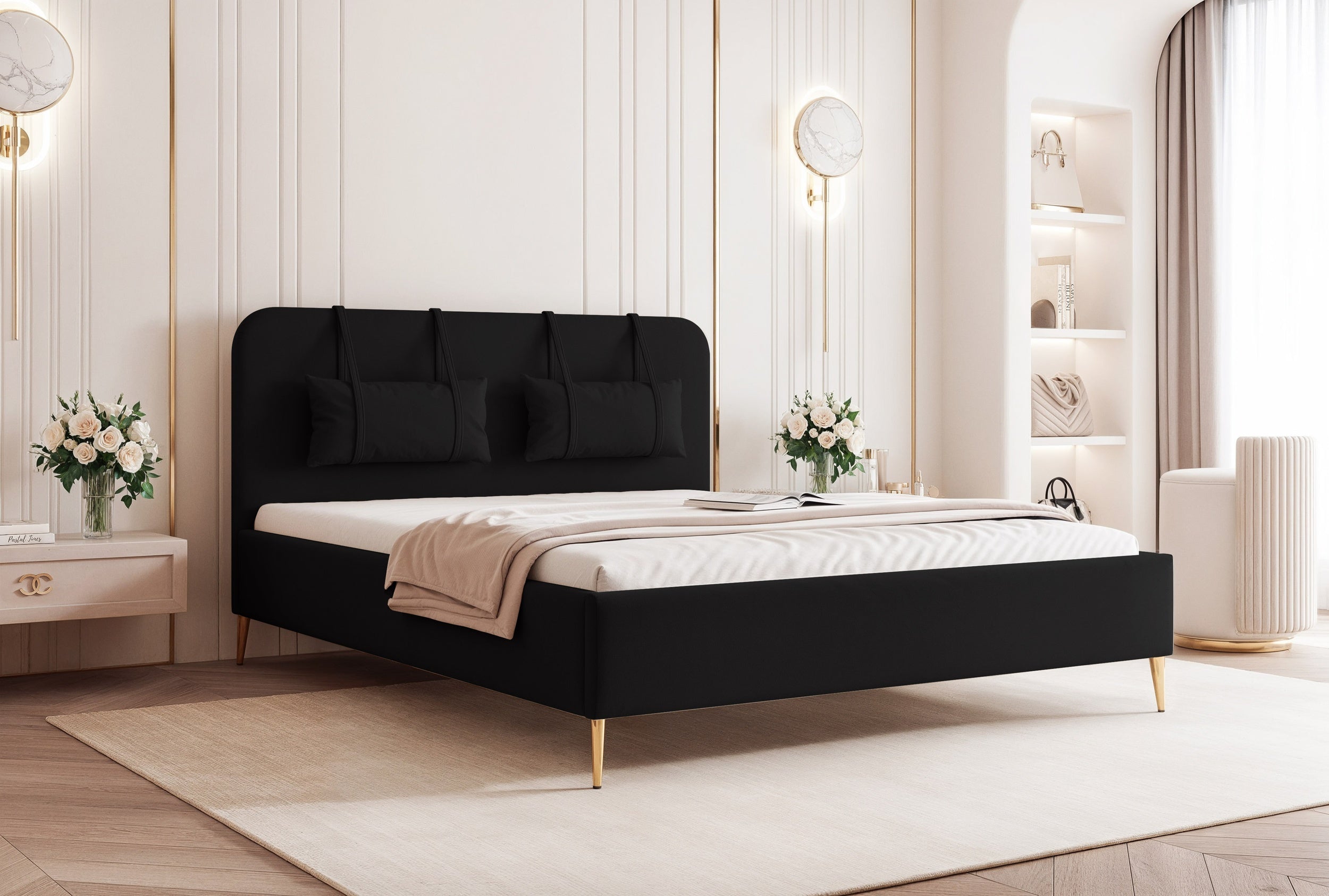 Modernes, gepolstertes Belano-Bett mit Kopfkissen und goldenen Beinen